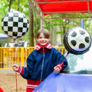 Balónek fóliový pneumatika 45x50cm