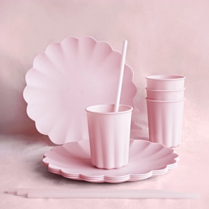 Plastové talíře Frill růžové 22x22 cm 4 ks