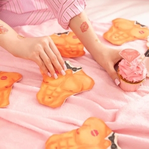 Ubrousky papírové mužské tělo 10 ks