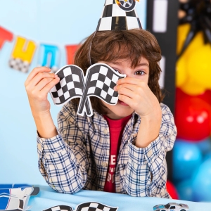 Ubrousky papírové závodní auta (vlajka) 17x11 cm 12 ks